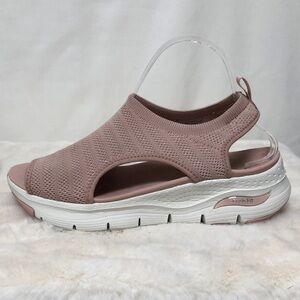 Sketchers Arch Fit stretch sandals